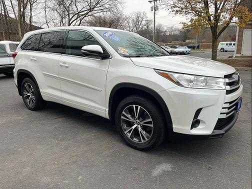 2018 Toyota Highlander LE
