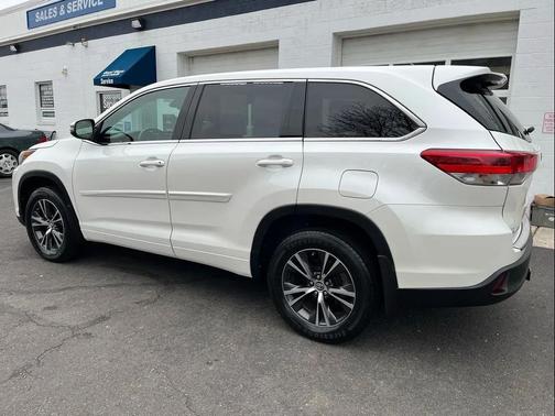 2018 Toyota Highlander LE