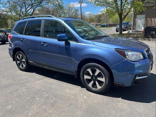 Quartz Blue Pearl 2017 Subaru Forester 2.5i Premium