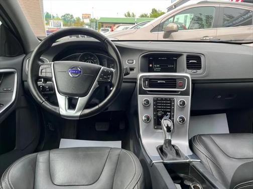 2017 Volvo S60 T5 Dynamic
