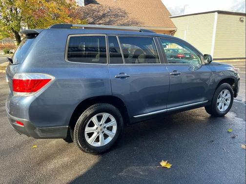 2012 Toyota Highlander SE