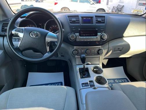 2012 Toyota Highlander SE