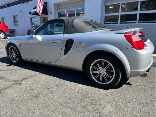 2002 Toyota MR2 Base (M5)