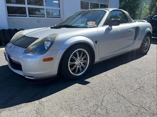 2002 Toyota MR2 Base (M5)