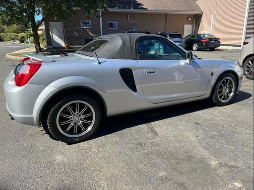 2002 Toyota MR2 Base (M5)