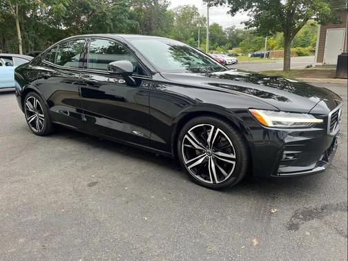 2020 Volvo S60 T6 R-Design