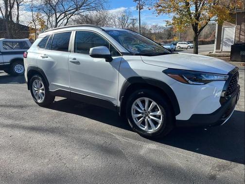 2022 Toyota Corolla Cross LE