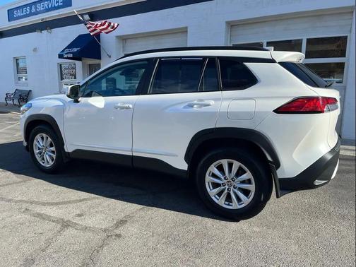 2022 Toyota Corolla Cross LE