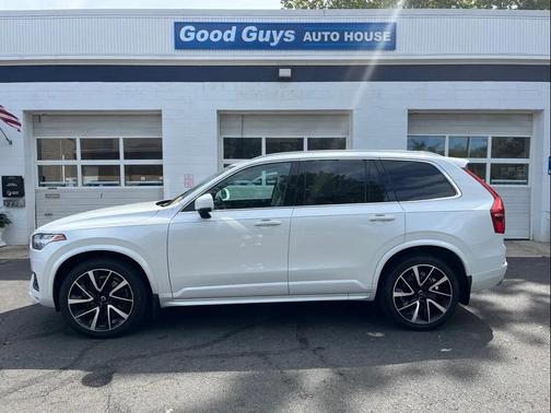 2020 Volvo XC90 T6 Momentum