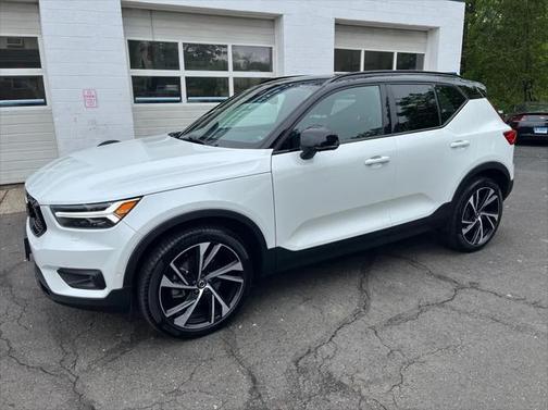 2020 Volvo XC40 T5 R-Design