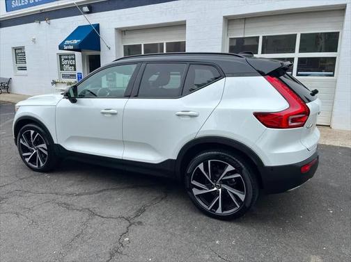 2020 Volvo XC40 T5 R-Design