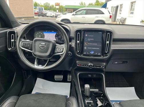 2020 Volvo XC40 T5 R-Design
