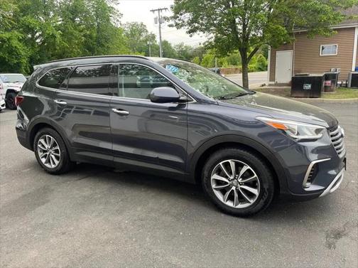 2017 Hyundai SANTA FE SE