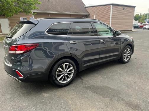 2017 Hyundai SANTA FE SE