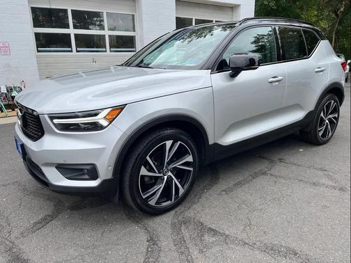 2019 Volvo XC40 T5 R-Design