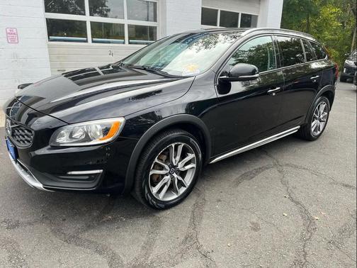 2018 Volvo V60 Cross Country T5