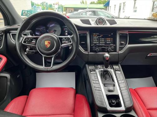2016 Porsche Macan S