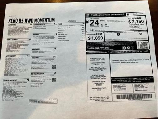 2022 Volvo XC60 B5 Momentum