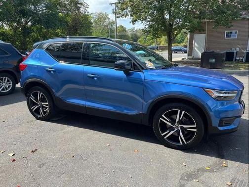 2019 Volvo XC40 T5 R-Design