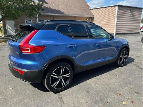 2019 Volvo XC40 T5 R-Design