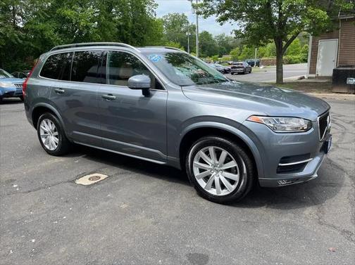 2016 Volvo XC90 T6 Momentum