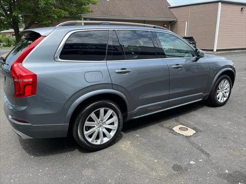 2016 Volvo XC90 T6 Momentum