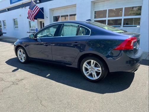 Blue 2015 Volvo S60 T5 Platinum