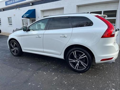 2017 Volvo XC60 T6 R-Design