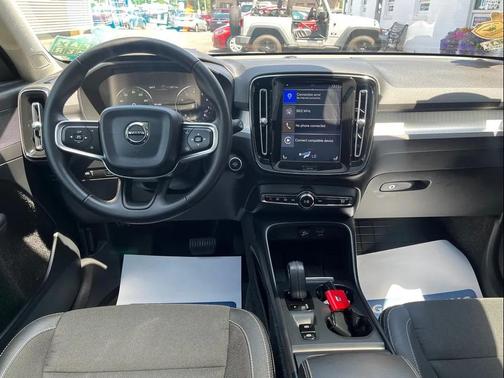 2020 Volvo XC40 T5 Momentum