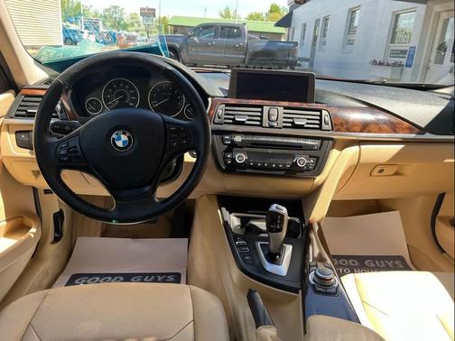 Melbourne Red Metallic 2013 BMW 328