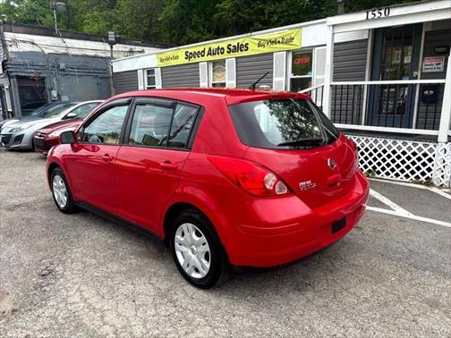 2010 Nissan Versa 1.8 S