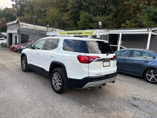 2017 GMC Acadia SLE-2