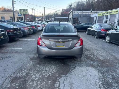 2017 Nissan Versa 1.6 SV