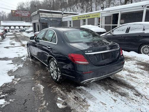2017 Mercedes-Benz E-Class 4MATIC