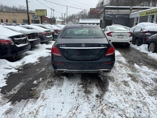 2017 Mercedes-Benz E-Class 4MATIC