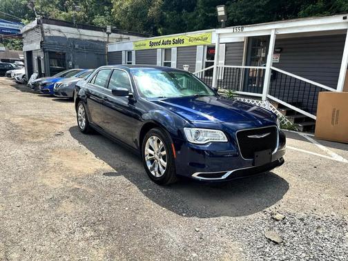 2017 Chrysler 300 Limited