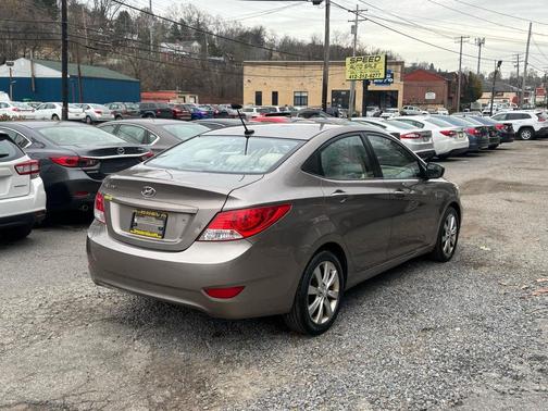 2012 Hyundai Accent GLS
