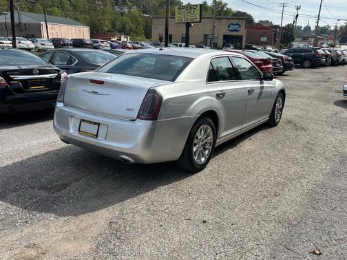 2012 Chrysler 300 Limited