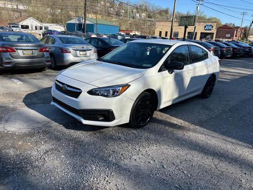 Crystal White Pearl 2020 Subaru Impreza 2.0i