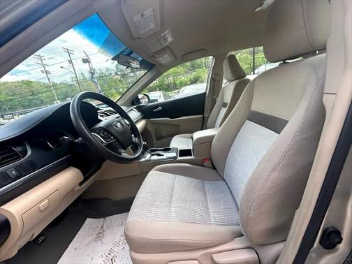 2014 Toyota Camry Hybrid XLE