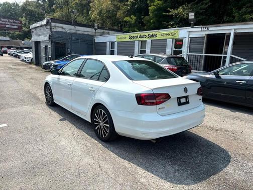 2015 Volkswagen Jetta 1.8T Sport