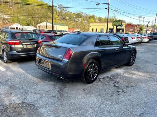 2016 Chrysler 300 S