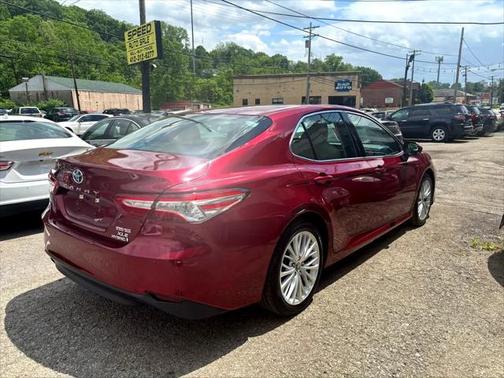 2018 Toyota Camry Hybrid XLE