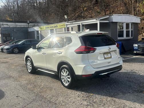 2020 Nissan Rogue SV