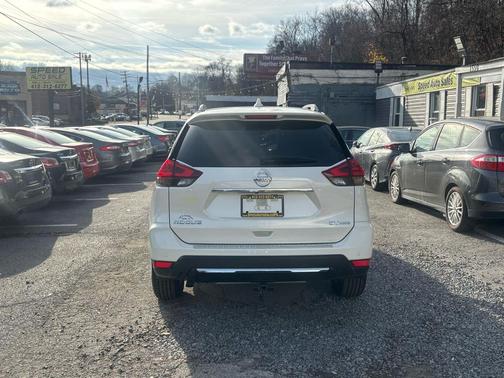 2020 Nissan Rogue SV