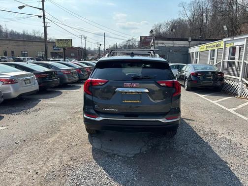 Graphite Gray Metallic 2018 GMC Terrain SLT