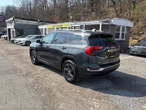 Graphite Gray Metallic 2018 GMC Terrain SLT