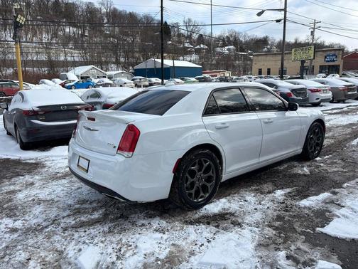 2017 Chrysler 300 S