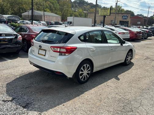 2019 Subaru Impreza 2.0i