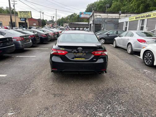 Midnight Black Metallic 2018 Toyota Camry LE